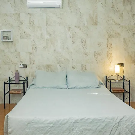 Cubo's Vina Miranda